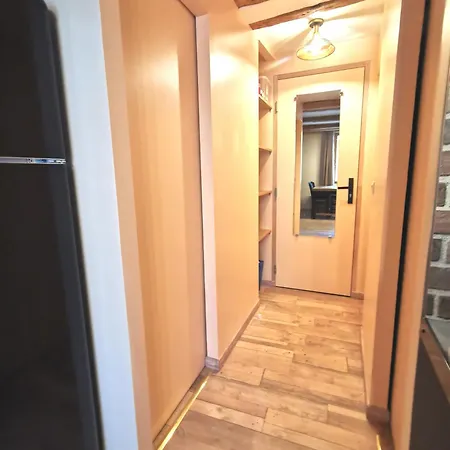 Le Vieux Tacot Avec Garage Appartement